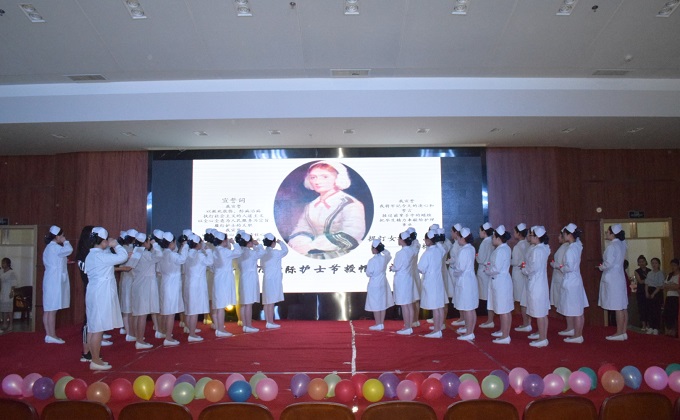 護理學院舉辦5.12國際護士節慶祝活動暨授帽儀式_副本